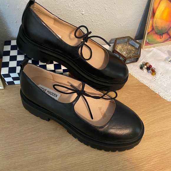 Steve Madden Landon Mary Jane - Picture 1 of 4